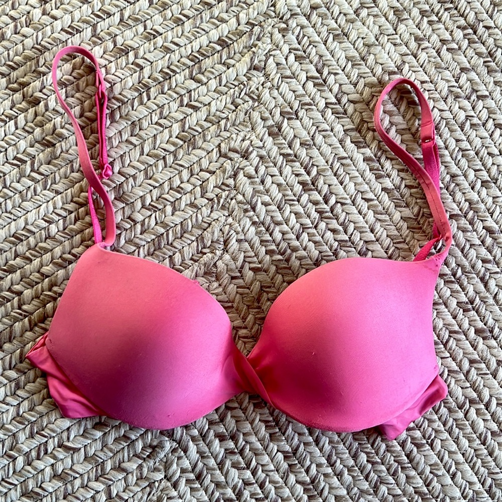 Victoria Secret Push Up Plunge 32A Pink